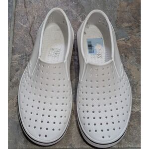 Native Shoes Miles Slip-On Shoe Women's 6 White for Pools Beaches & Waterparks
